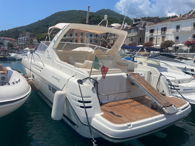 CRANCHI SMERALDO 37 2005 UNICO PROPRIETARIO POCHE ORE DI MOTO PRONTA IN MARE MANUTENZIONE MOTORI E ANTIVEGETATIVA LUGLIO 2026